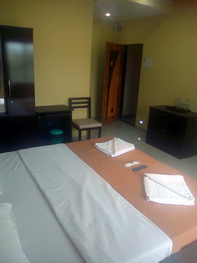 Neelisha River Front Inn Kankavali Exterior foto
