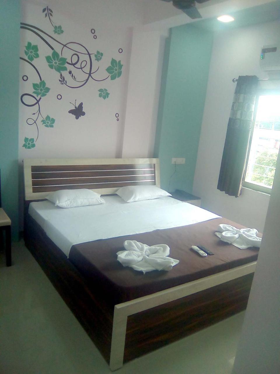 Neelisha River Front Inn Kankavali Exterior foto
